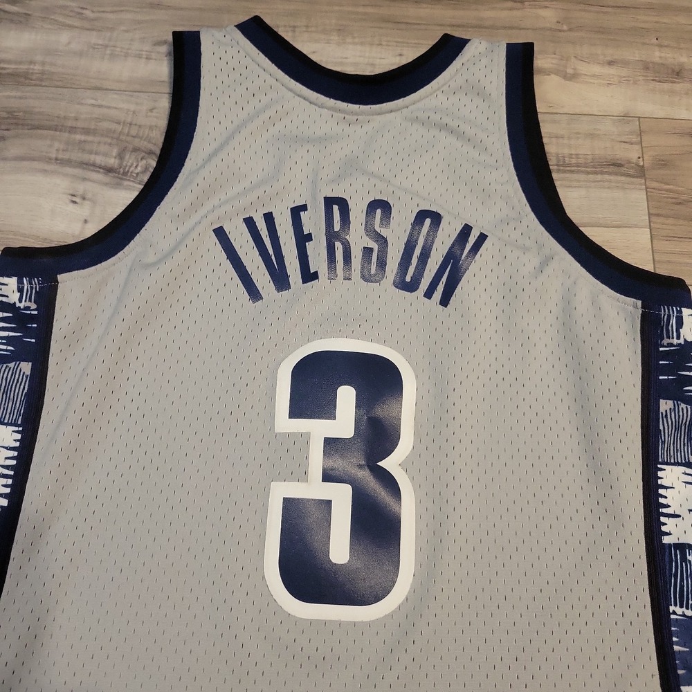 Authentic Allen Iverson Mitchell & Ness 1995 - 96 Georgetown Hoyas Jersey L #3